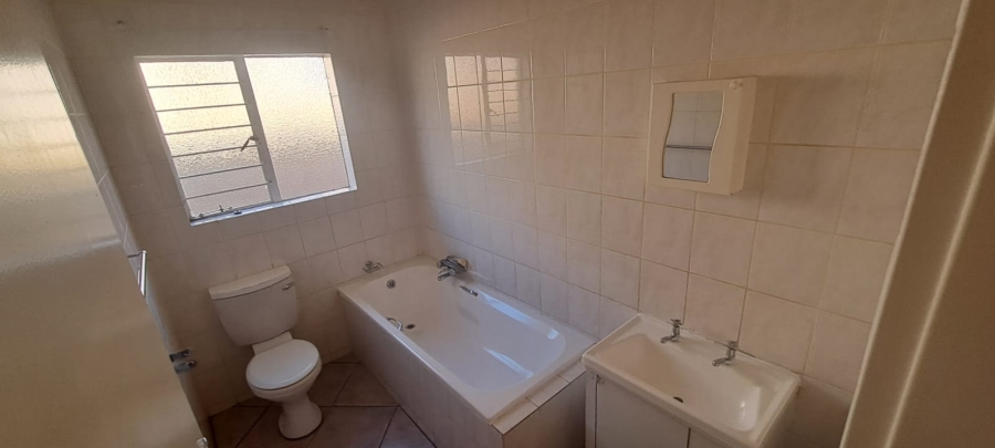 To Let 3 Bedroom Property for Rent in Cashan North West